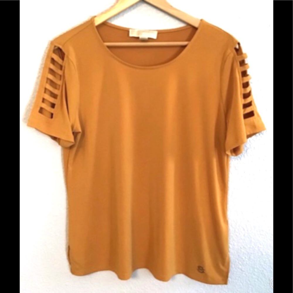 Michael Kors super cute top!